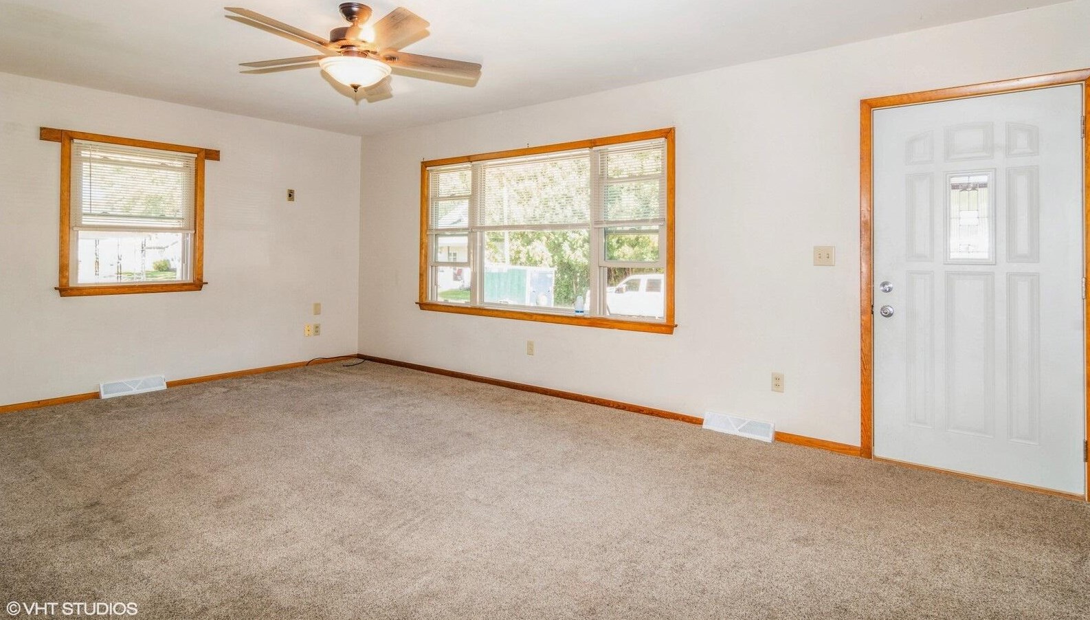 229 Grove St, Mayville, WI 53050