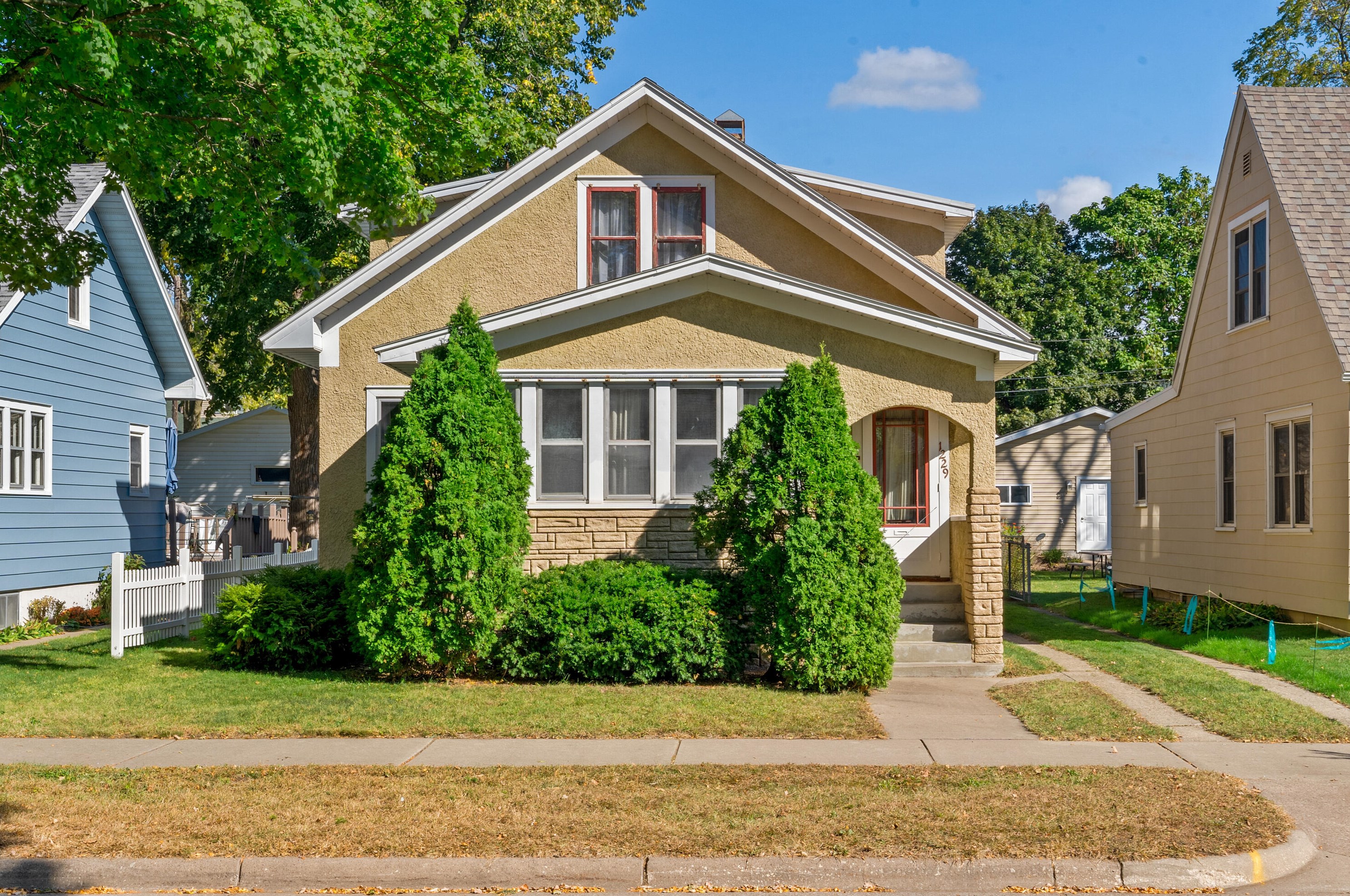 1229 20th St, La Crosse, WI 54601