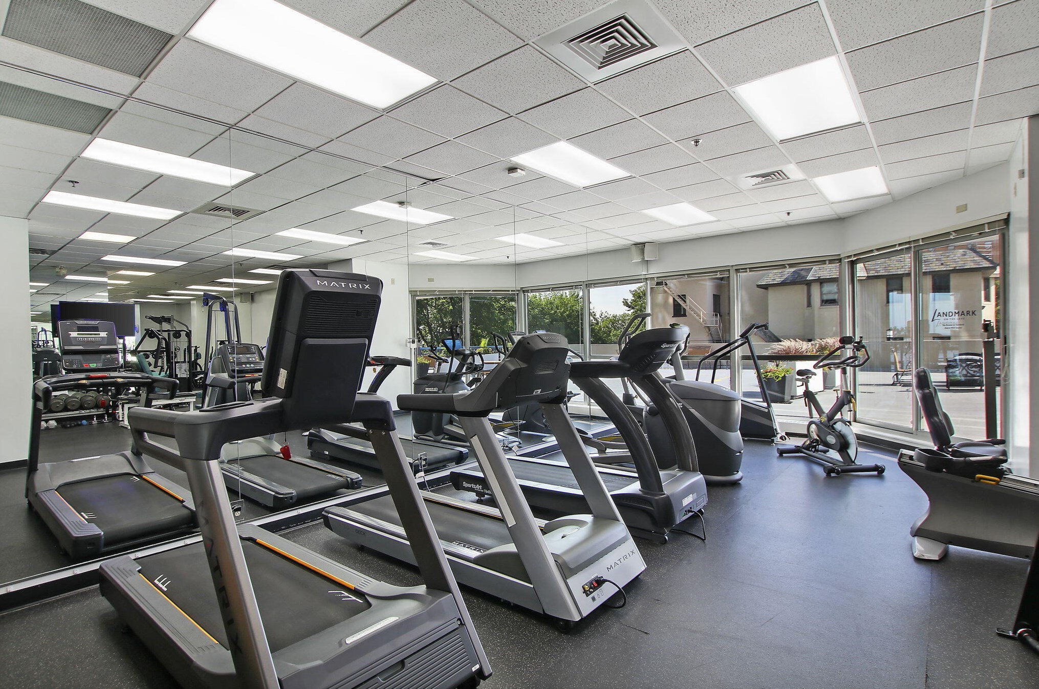 1660 Prospect Ave, Milwaukee WI  53202-2400 exterior