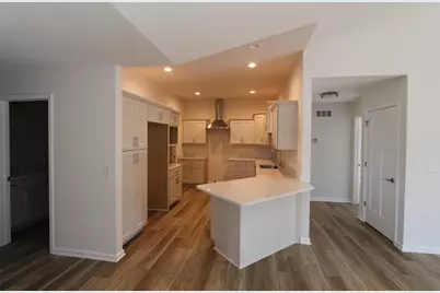 311 N Trailview Cir, Racine, WI 53185 - Photo 8