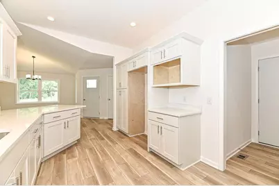 311 N Trailview Cir, Racine, WI 53185 - Photo 10