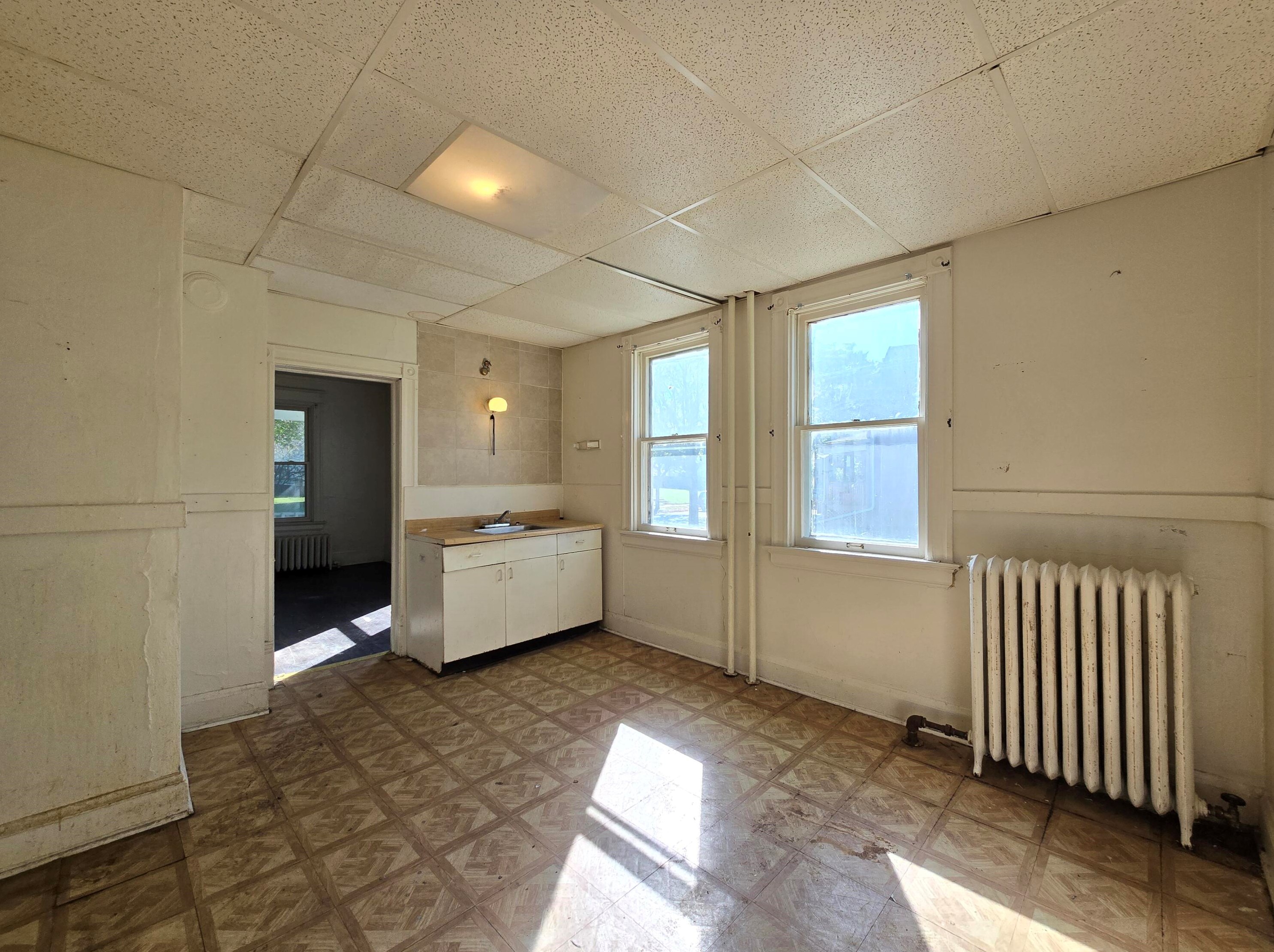 3053 N 10th St, Milwaukee, WI 53206
