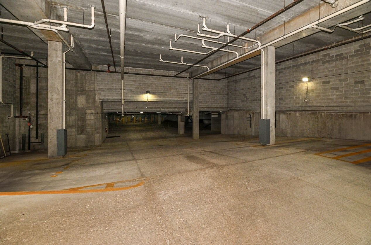 1619 Farwell Ave, Milwaukee WI  53202-1863 exterior