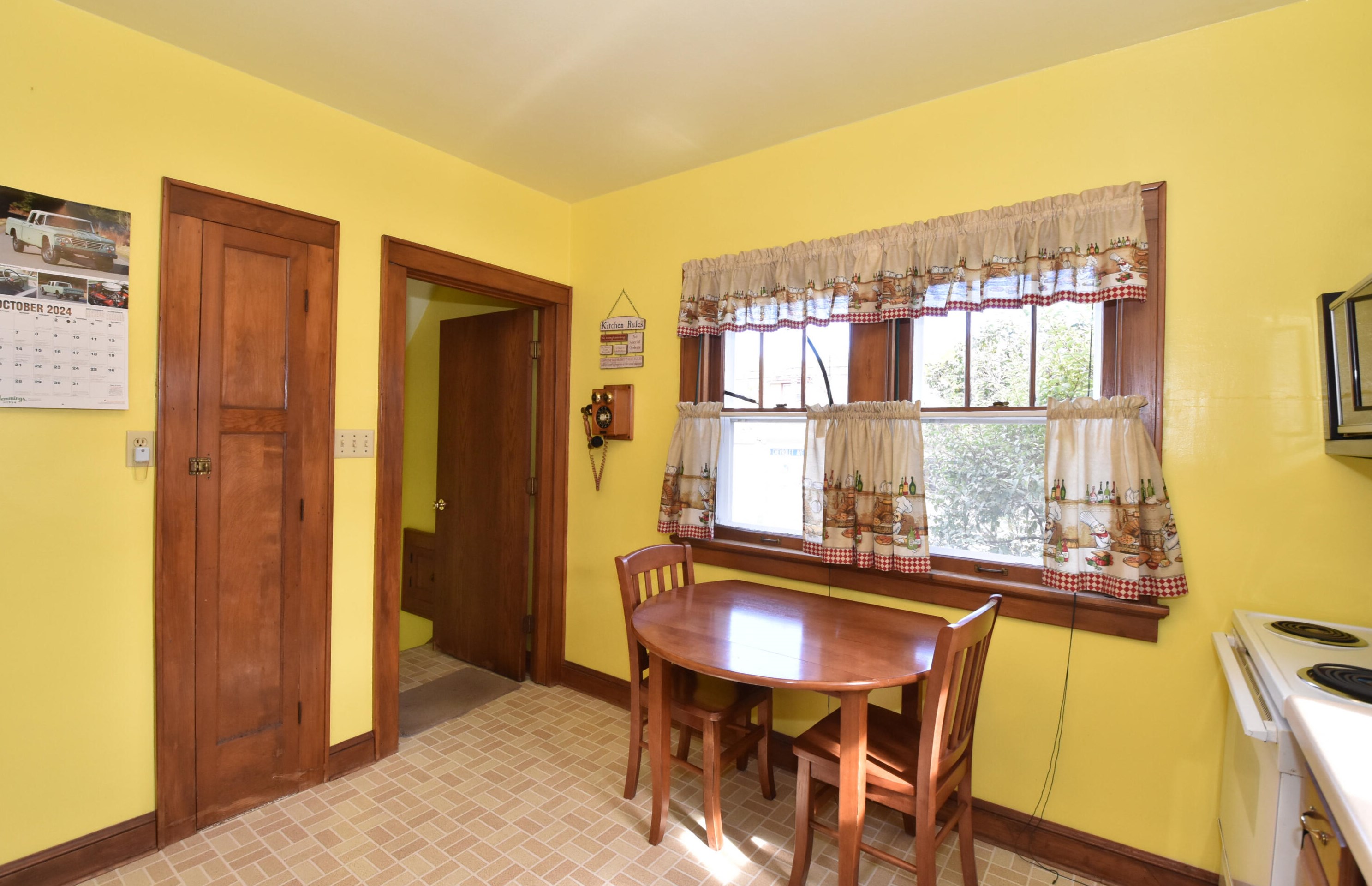 2226 69, Milwaukee WI 53213-1926 exterior