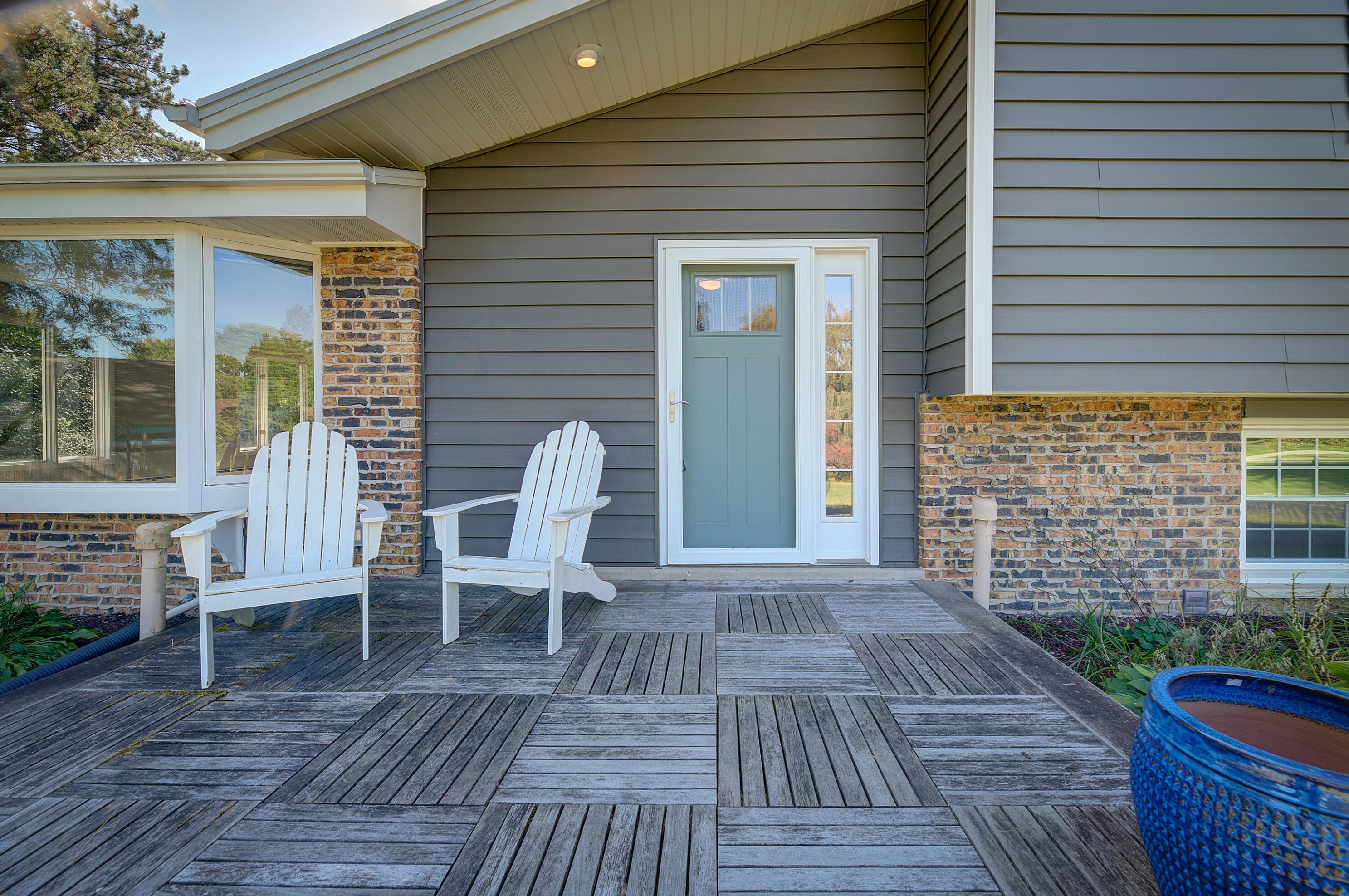 16765 Queen Ann Dr, Brookfield, WI 53005