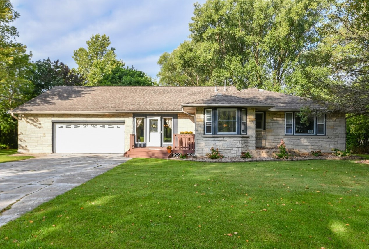 5045 S 40th St, Milwaukee, WI 53221