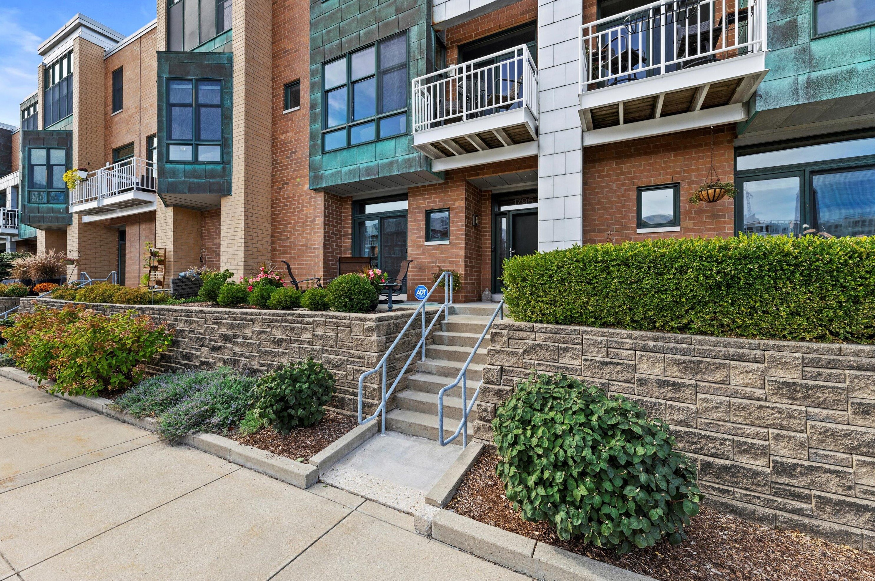 1795 N Riverwalk Way, Milwaukee, WI 53212