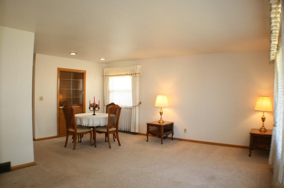 5627 N 73rd St, Milwaukee, WI 53218