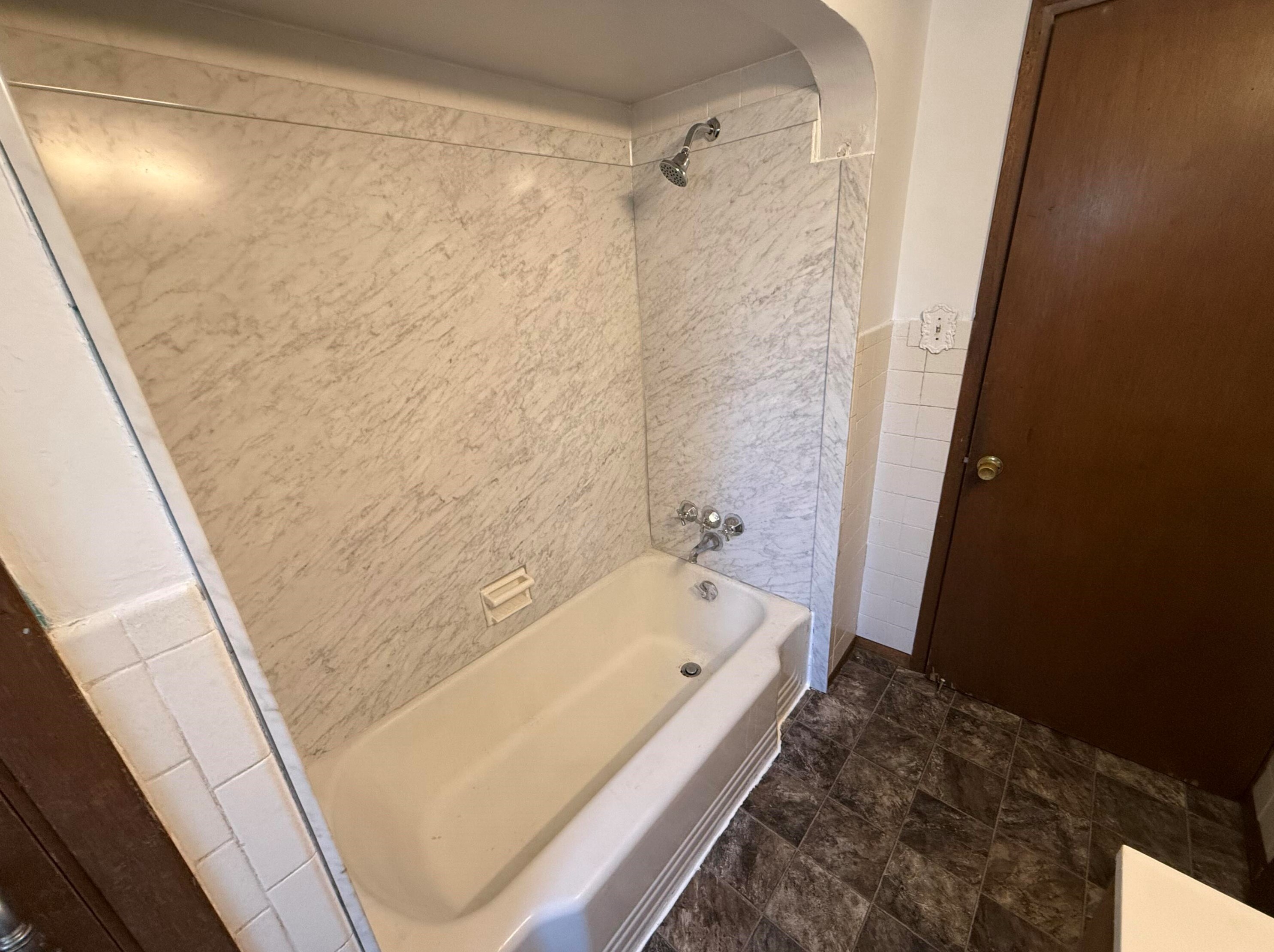 5201 Mill Rd, Milwaukee WI  53218-1305 exterior