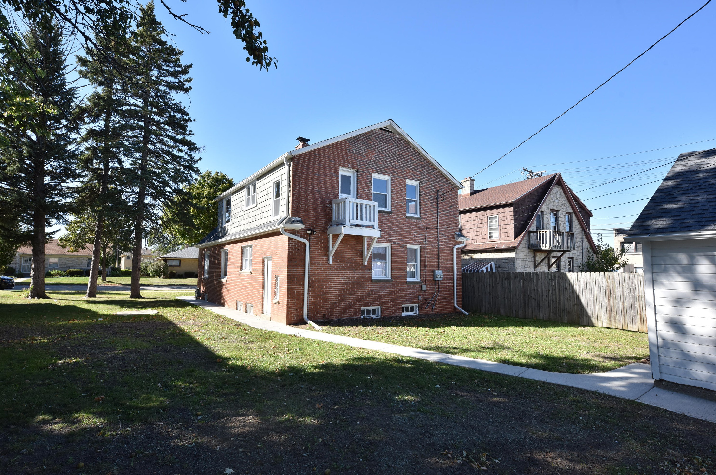 3950 67th St, Milwaukee WI  53216-2008 exterior