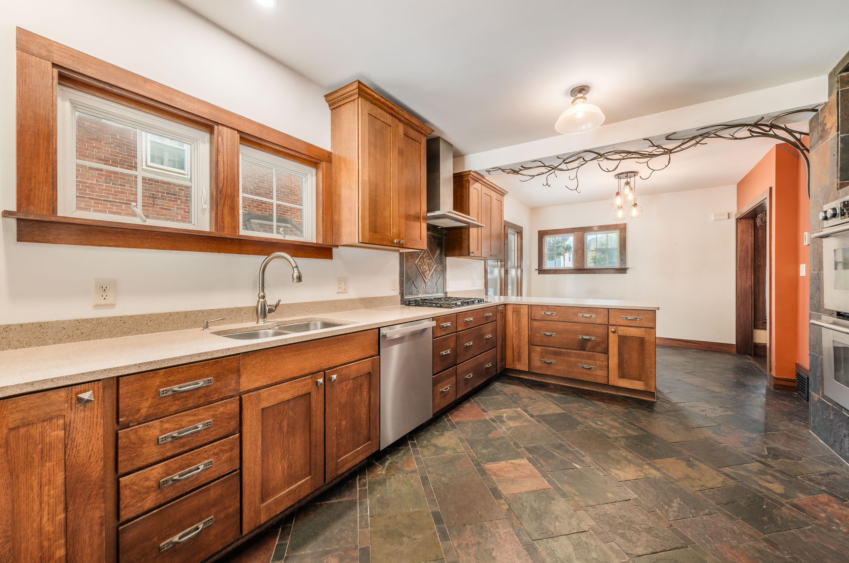 559 N 67th St, Milwaukee, WI 53213