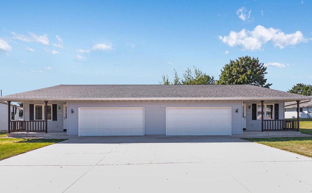 4423 Menasha Ave, Manitowoc, WI 54220-1152