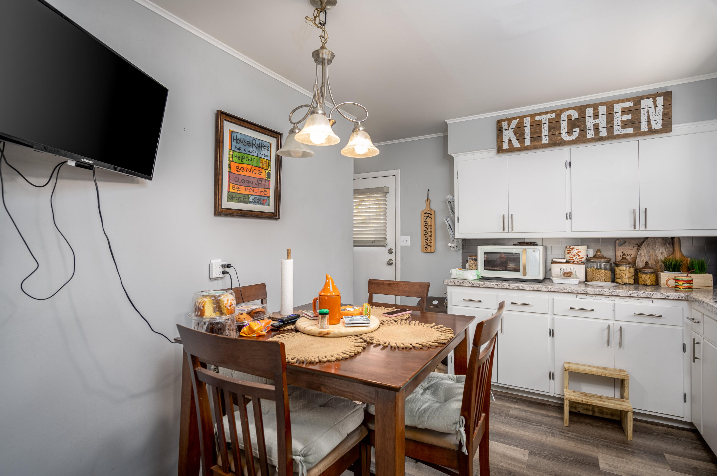 5224 56, Milwaukee WI 53218-3214 exterior