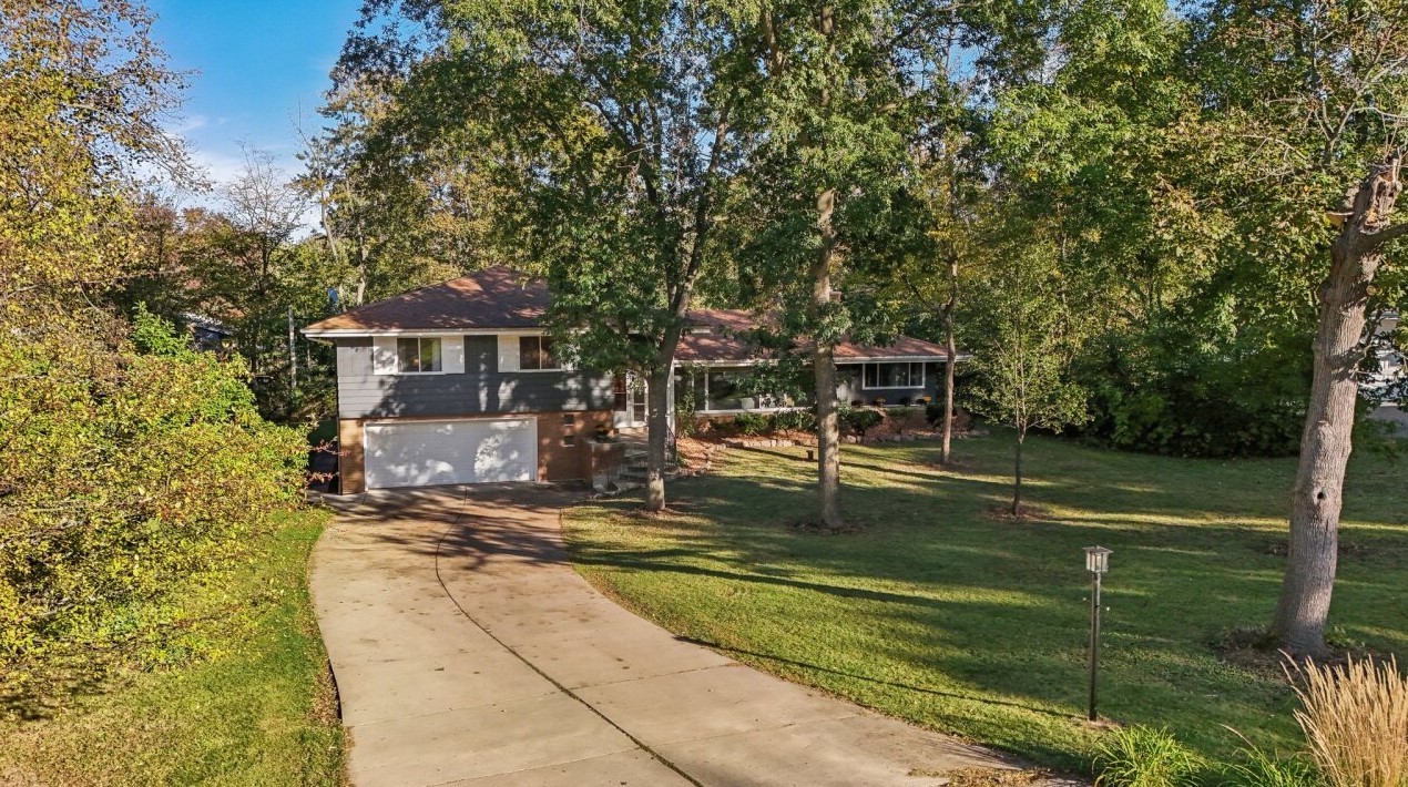11925 Indian Trail, Hales Corners, WI 53130