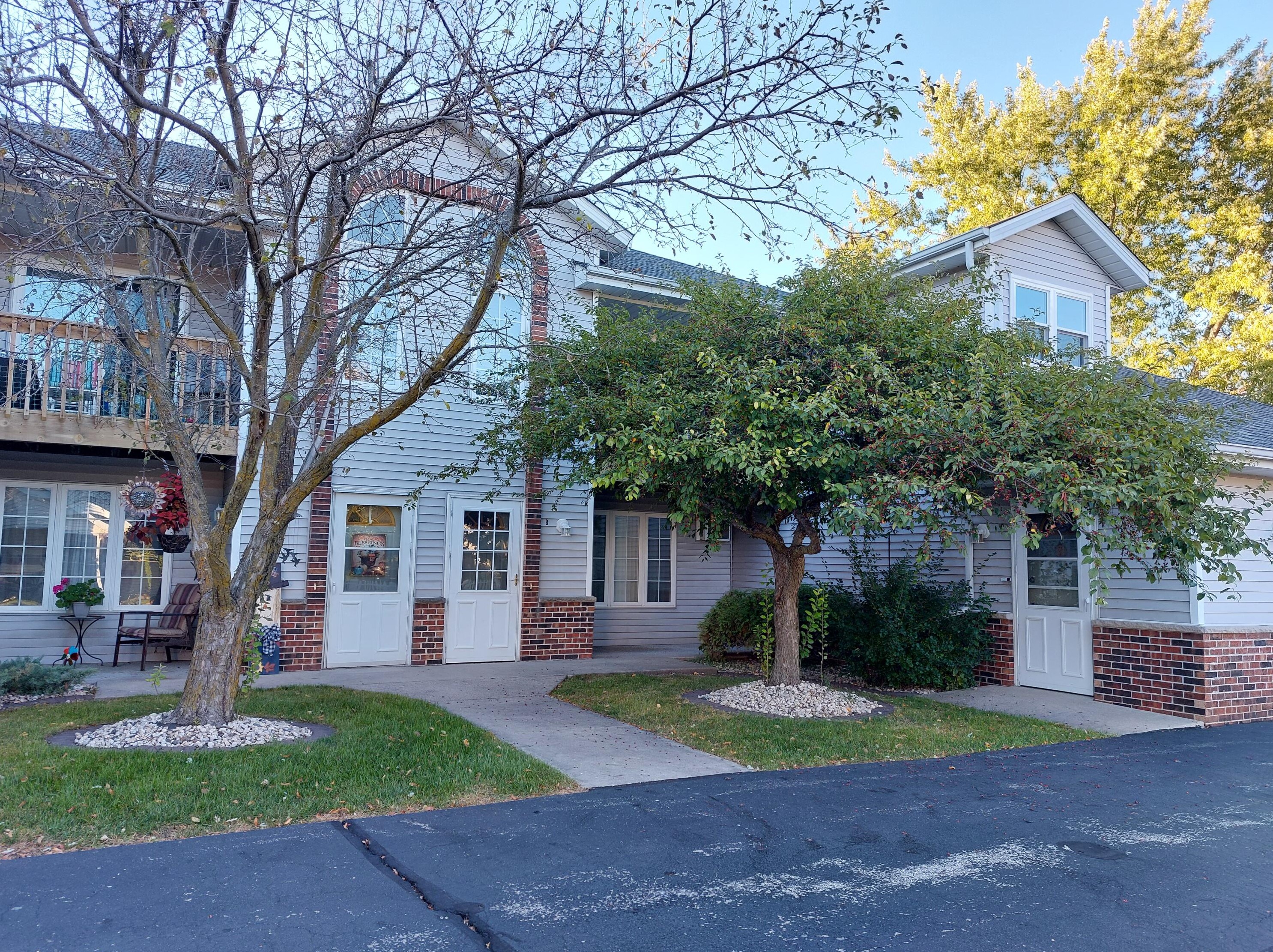 514 Root Ave #b, Hartford, WI 53027