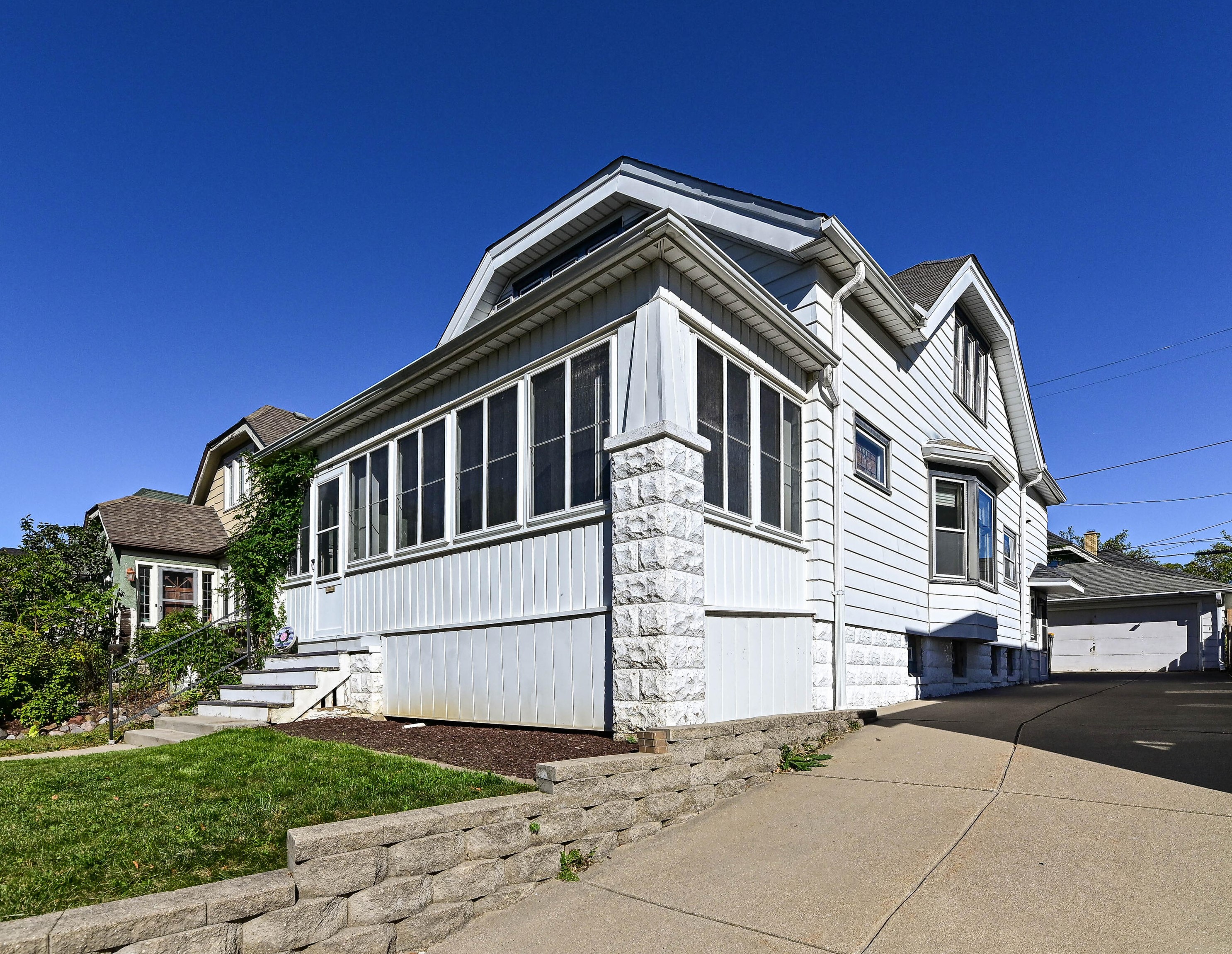 2142 N 61st St, Milwaukee, WI 53213