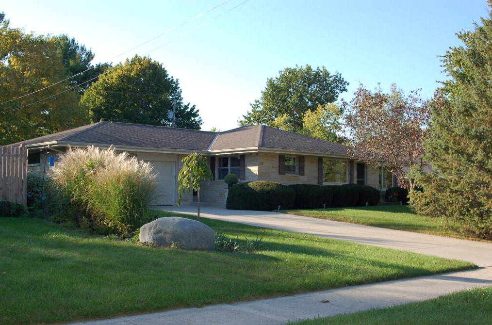 672 S 14th Ave, West Bend, WI 53095