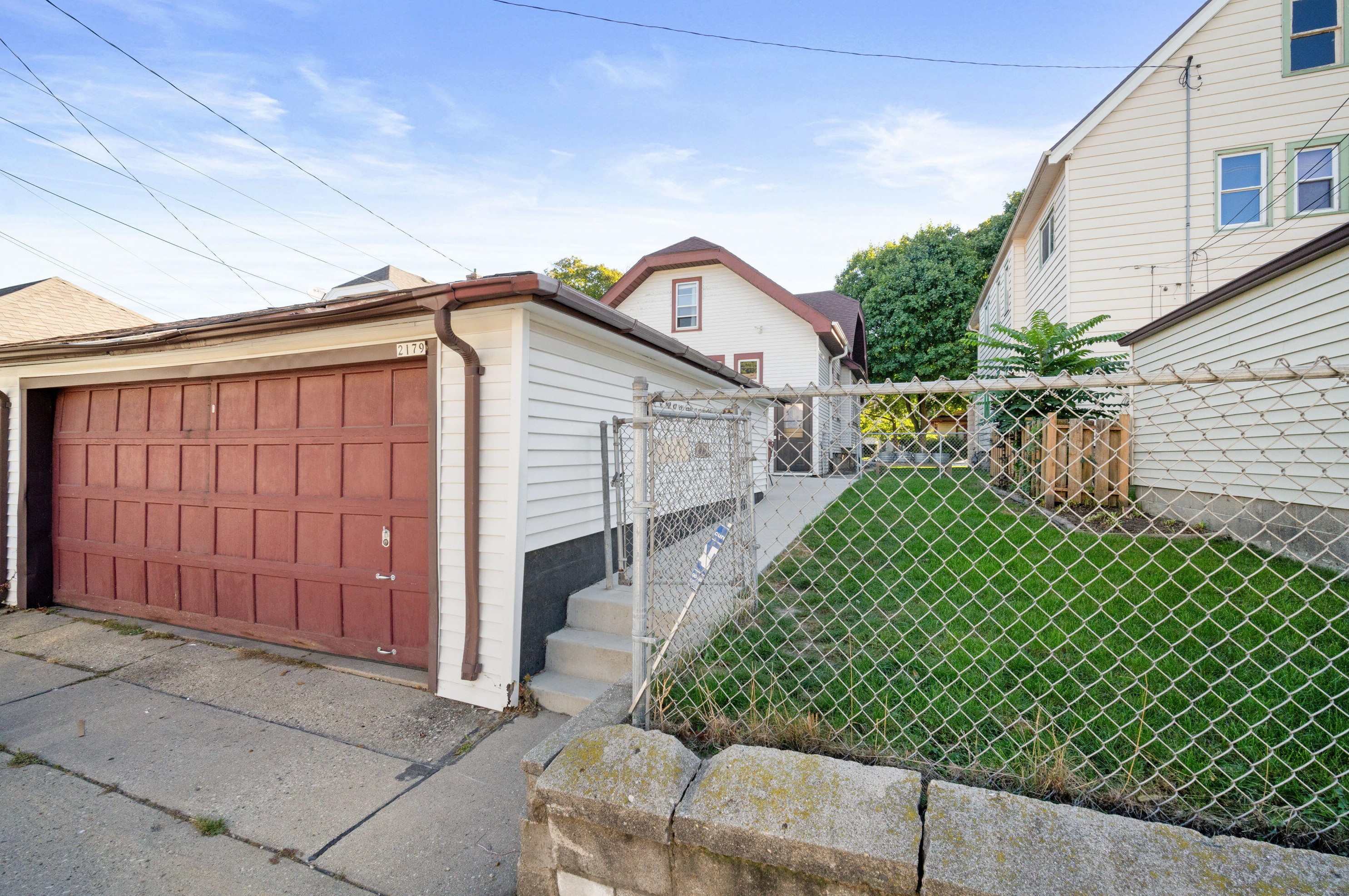 2179 56, Milwaukee WI 53219-1507 exterior