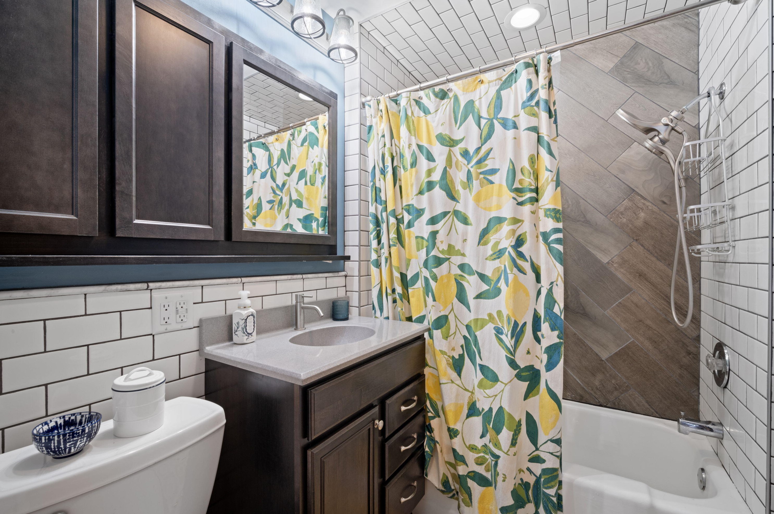 2179 56, Milwaukee WI 53219-1507 exterior