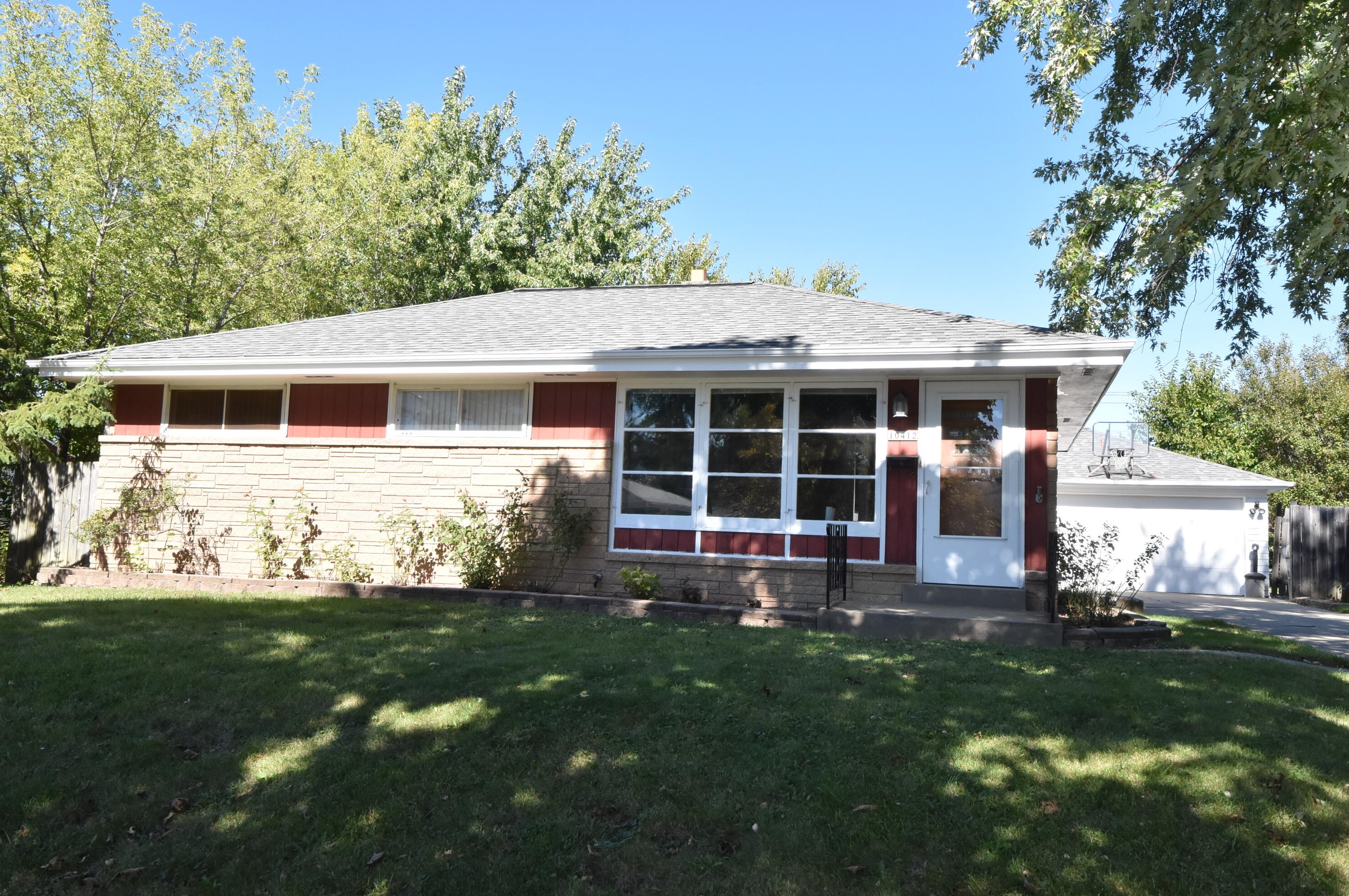 10412 W Sheridan Ave, Milwaukee, WI 53225