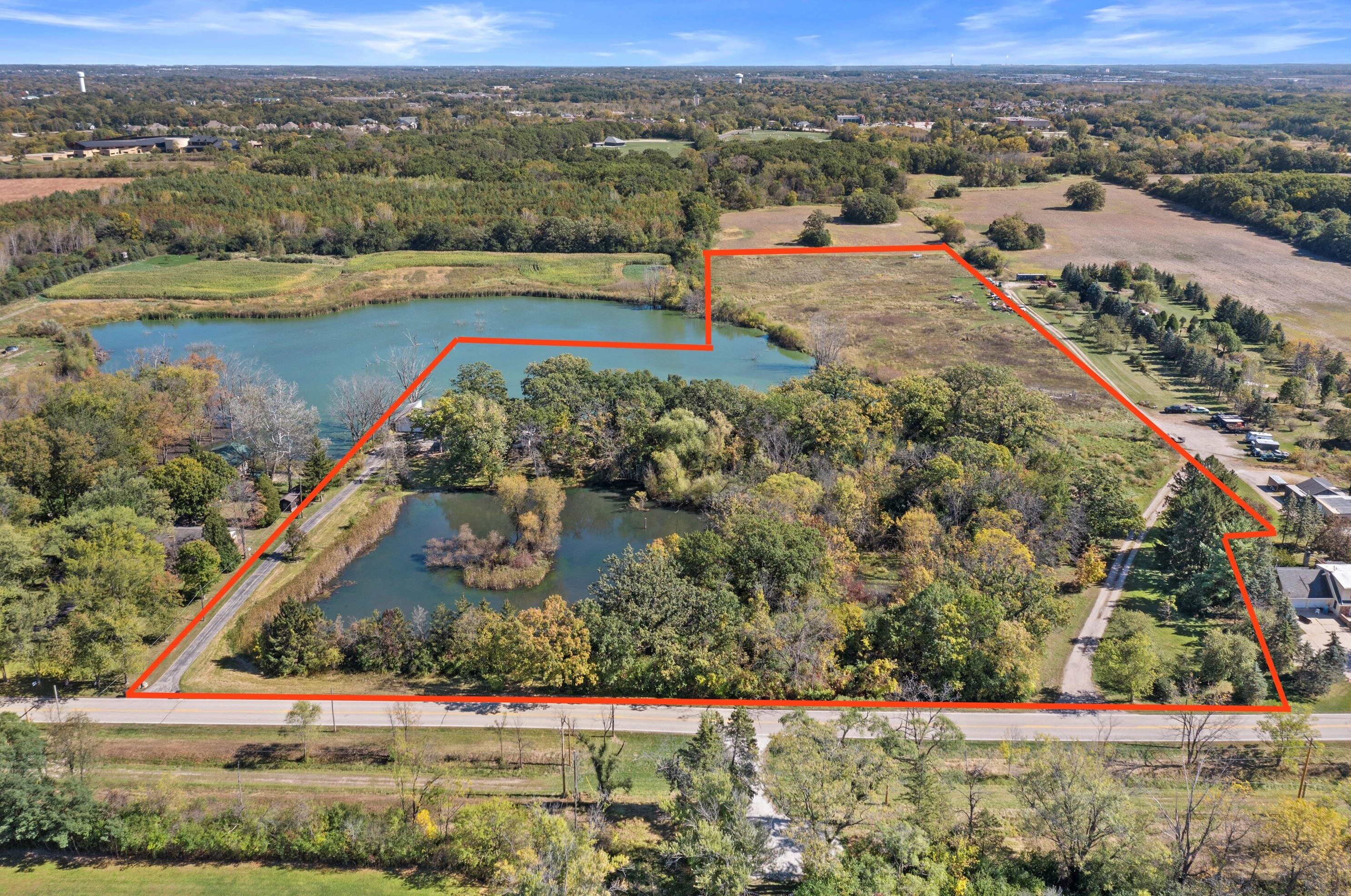 8666 S 116th St, Hales Corners, WI 53132