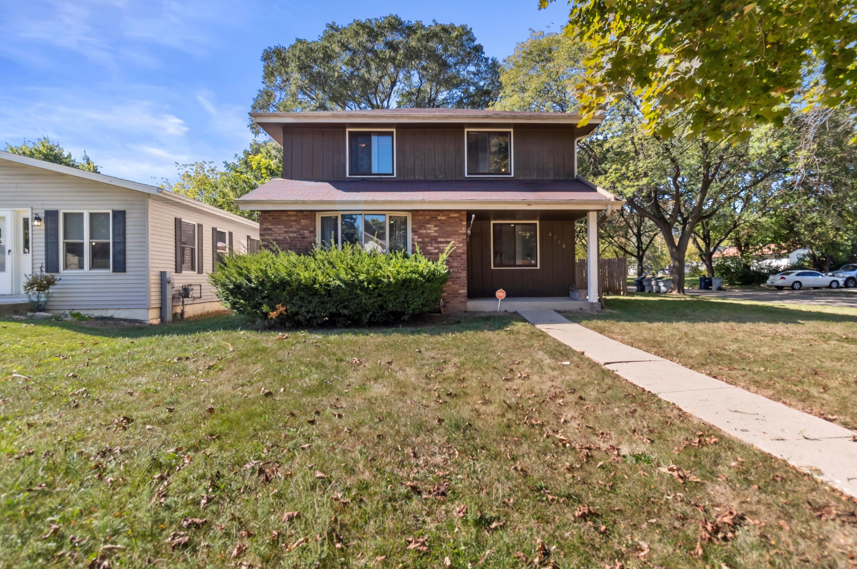 6715 53rd St, Milwaukee, WI 53223-6021
