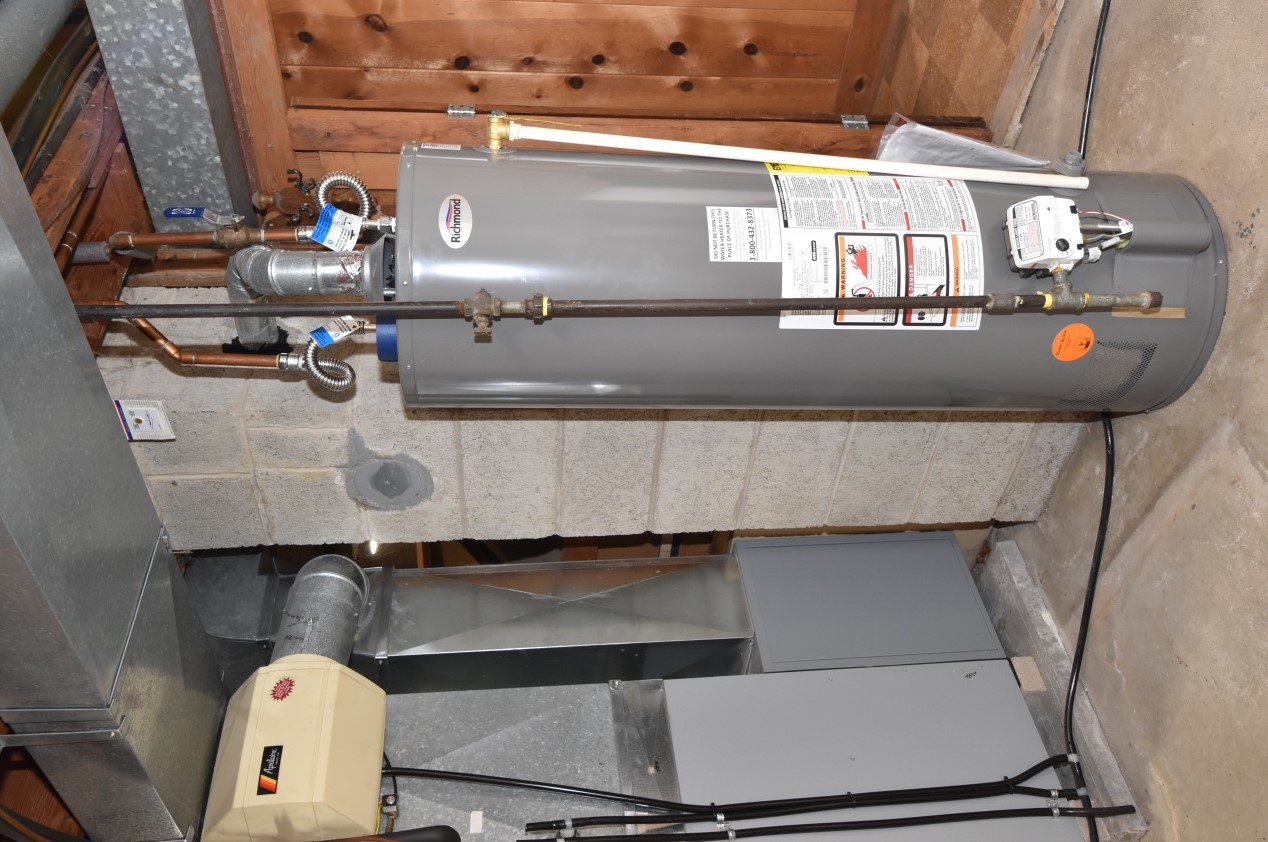 2370 64, Milwaukee WI 53219-2014 exterior