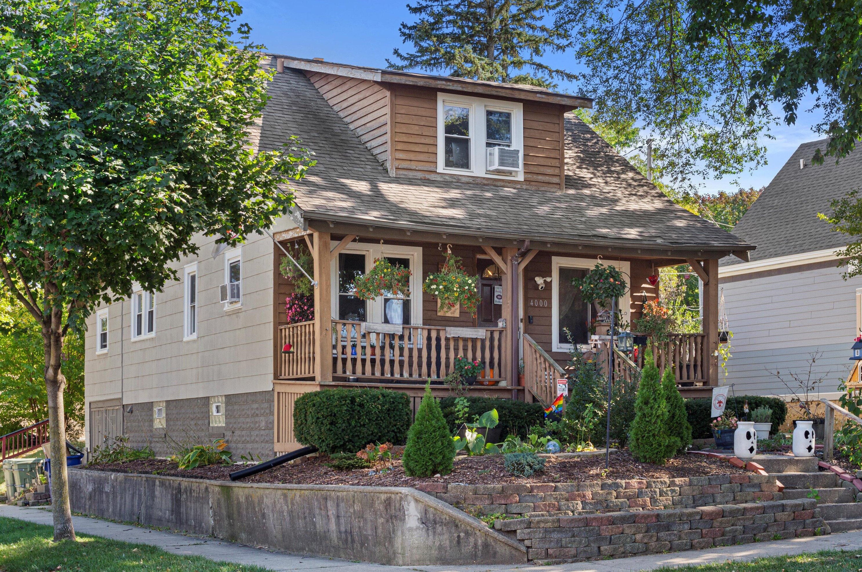 4000 S Burrell St, Milwaukee, WI 53207