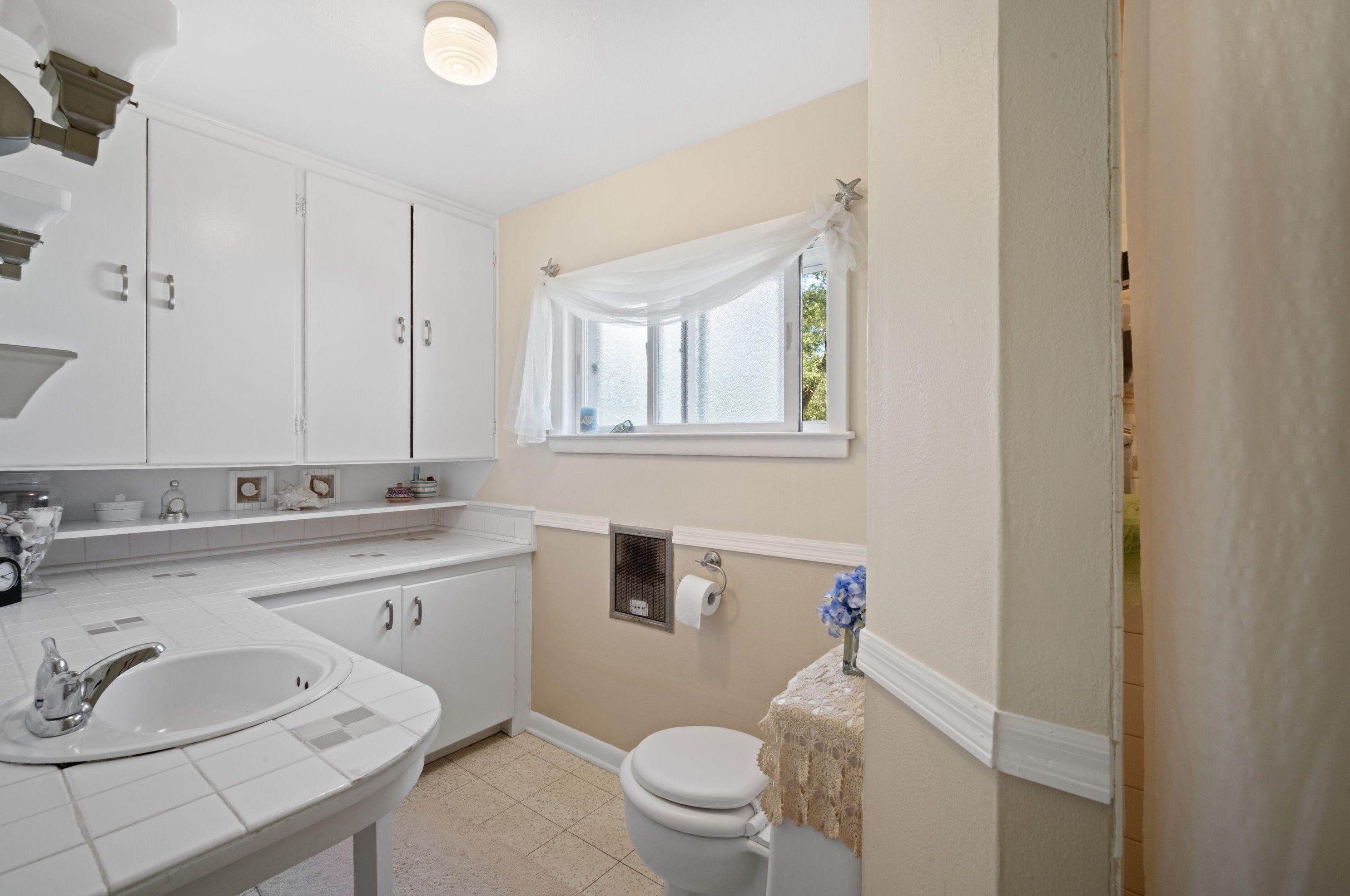 6485 56, Milwaukee WI 53223-5947 exterior