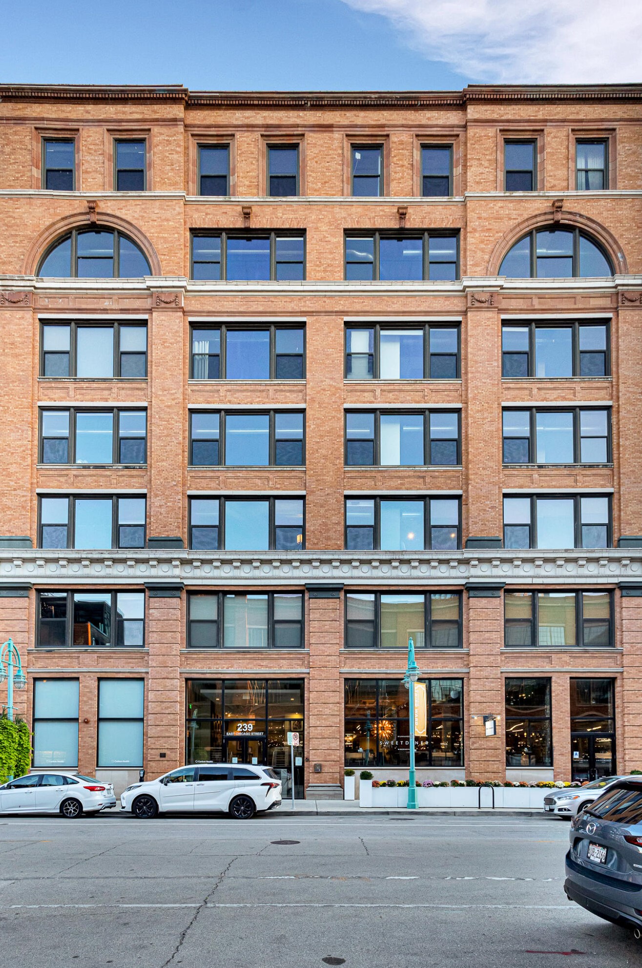 239 Chicago St, Milwaukee WI  53202-5705 exterior
