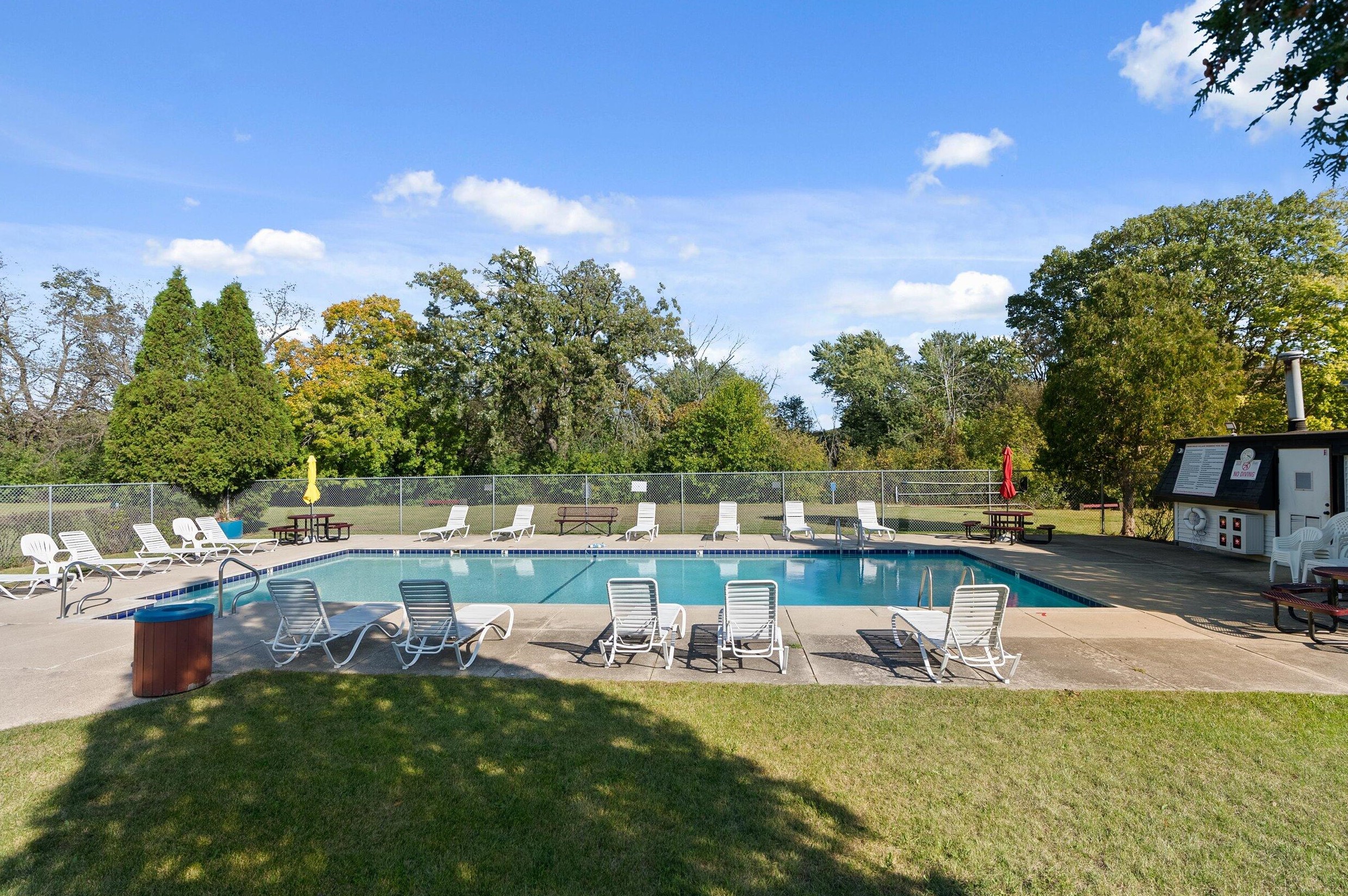 9500 N Green Bay Rd #208, Milwaukee, WI 53209