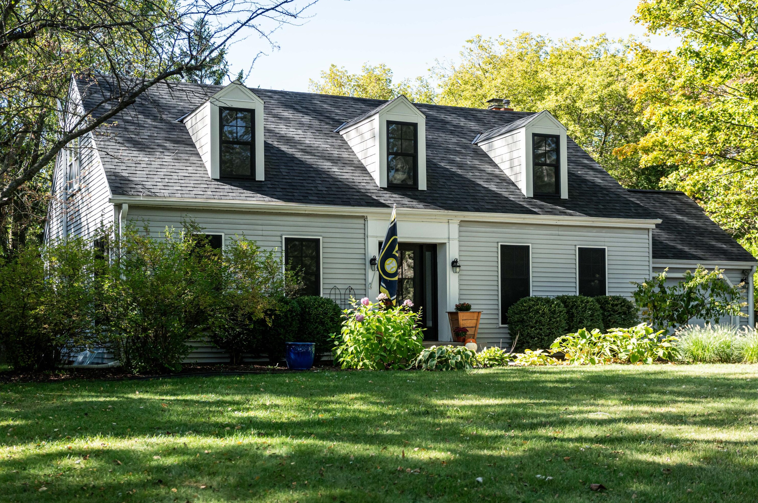 5665 S 92nd St, Hales Corners, WI 53130