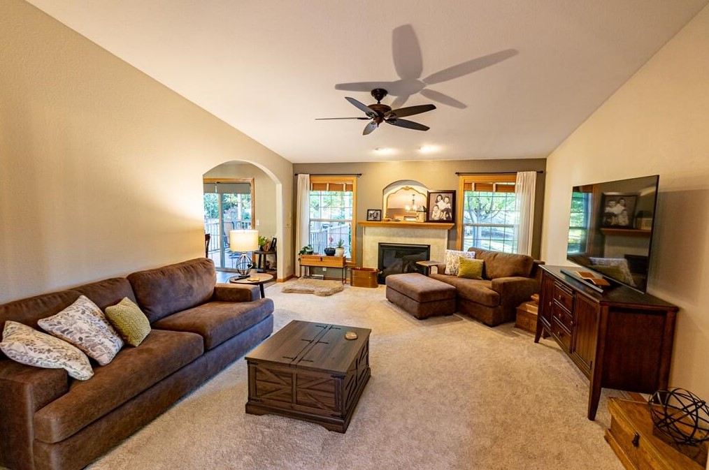 1415 Lisa Ln, New Holstein, WI 53061