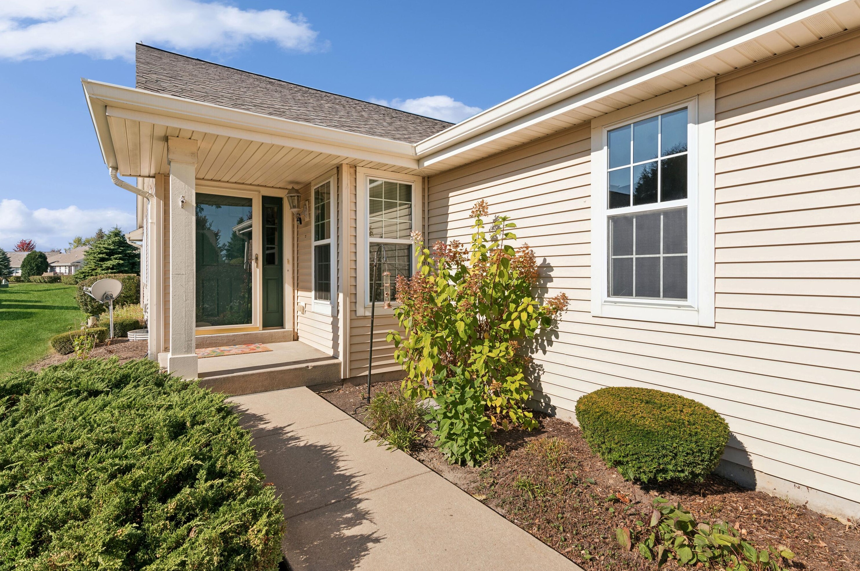449 Clover St, Elkhorn, WI 53121