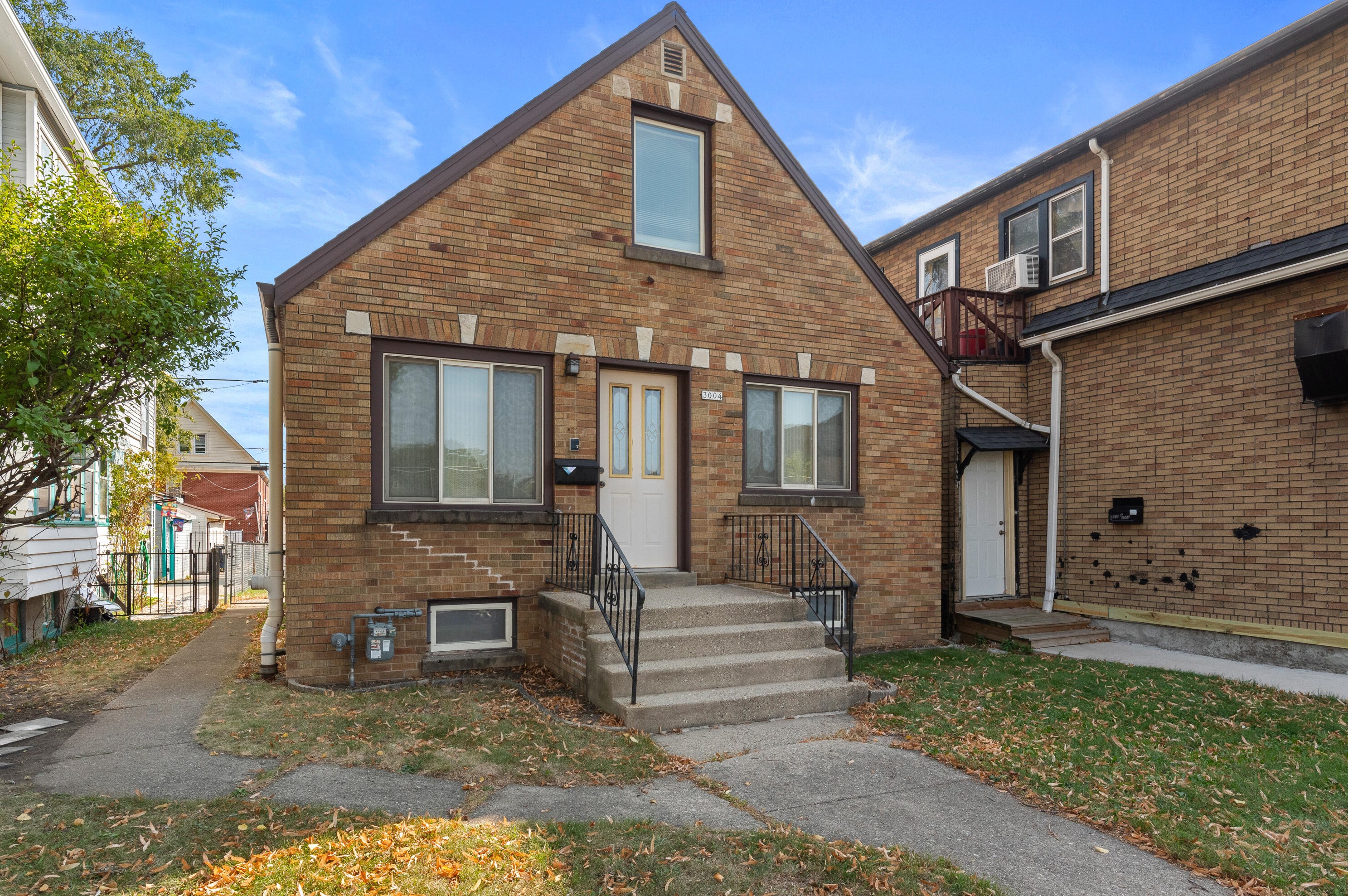 3004 S 10th St, Milwaukee, WI 53215