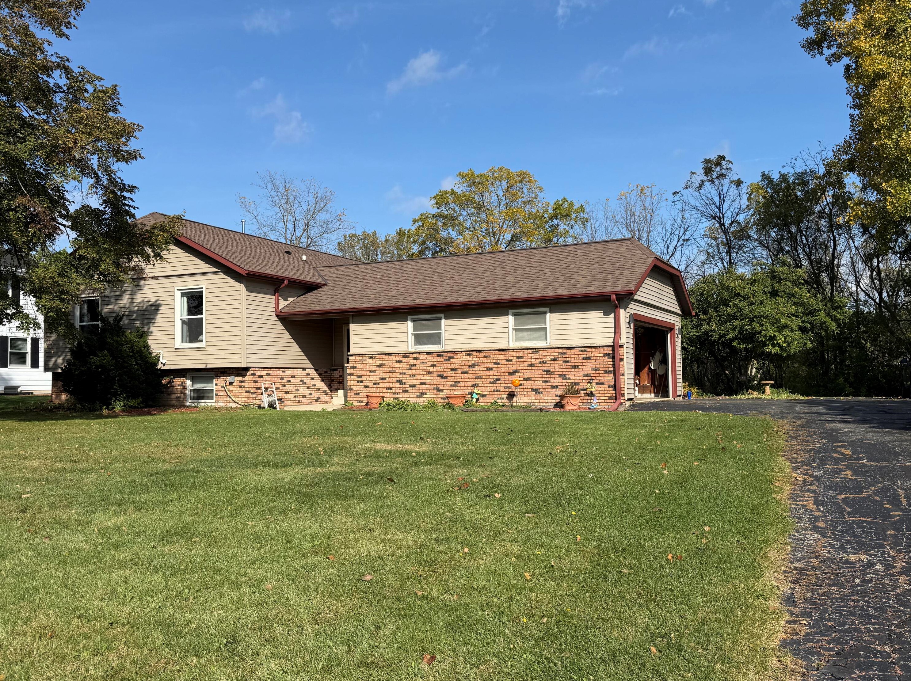 5538 Sandy Ln, Racine, WI 53406-2244