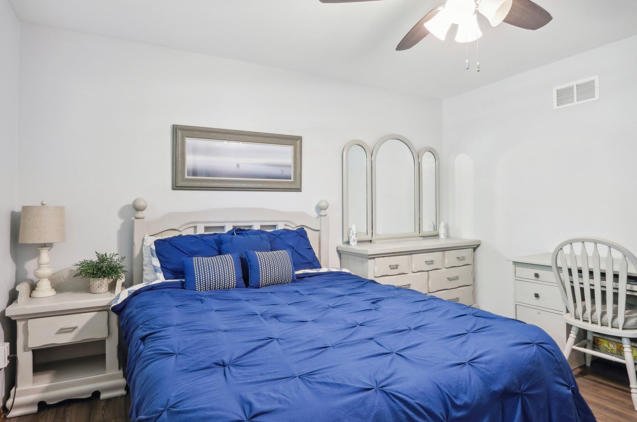 3 Sandalwood Ct, Racine WI 53402-2847 exterior