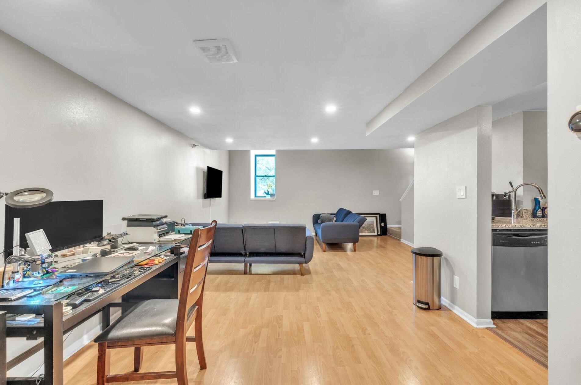 270 E Highland Ave #225, Milwaukee, WI 53202