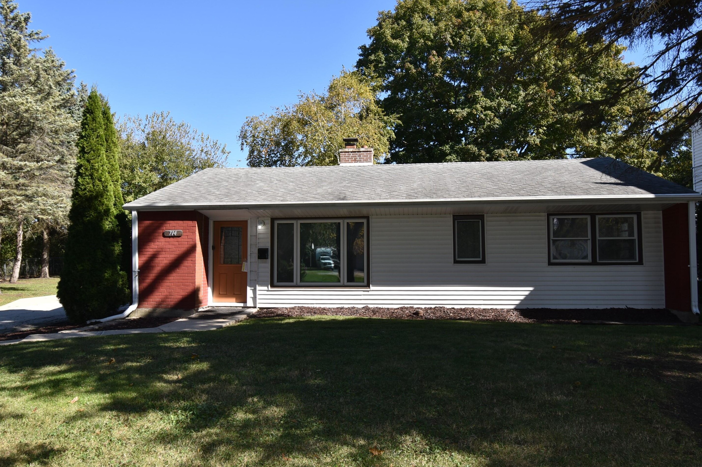 714 S 120th St, Milwaukee, WI 53214
