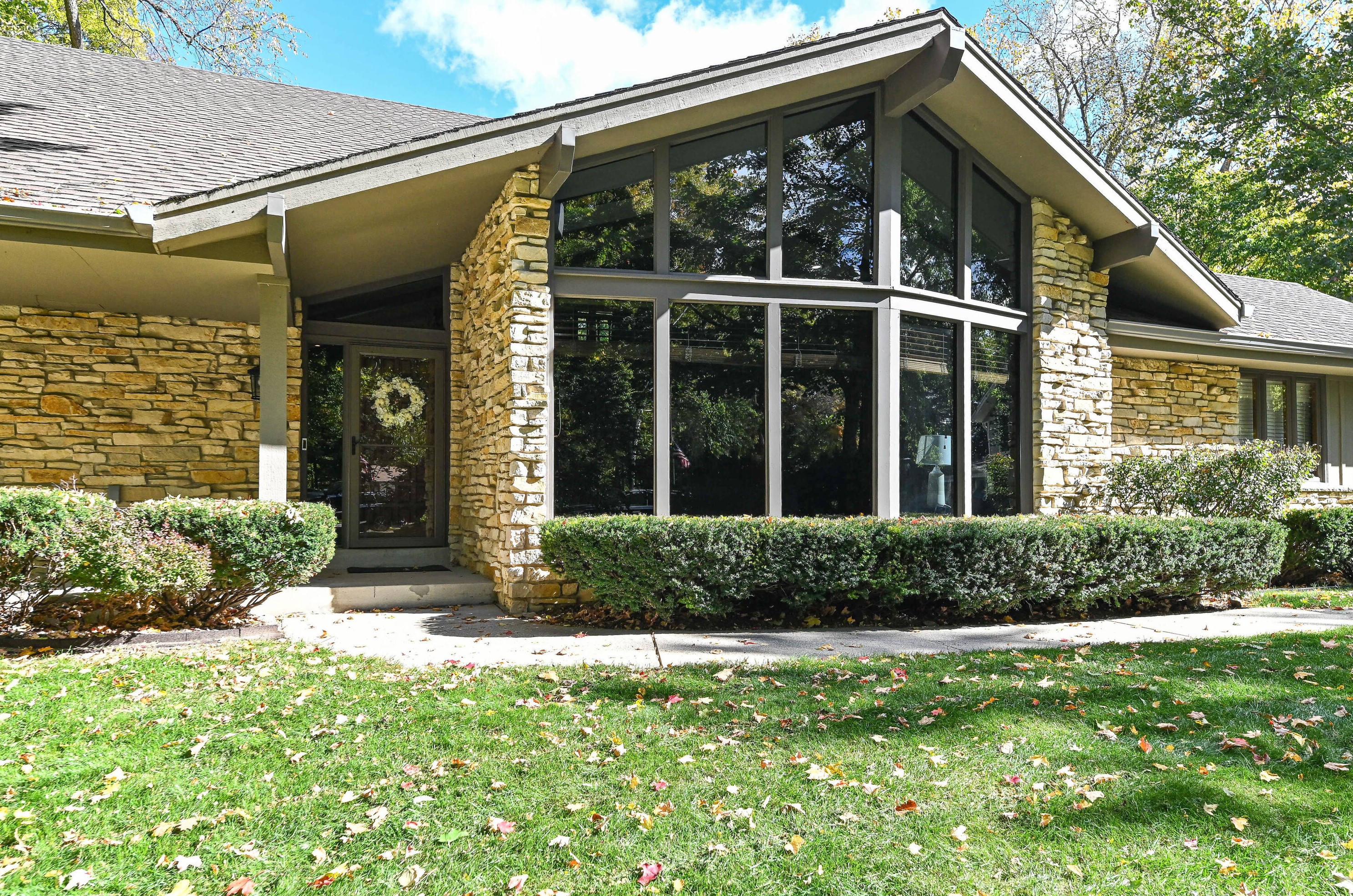 2530 W Wending Ct, Milwaukee, WI 53209