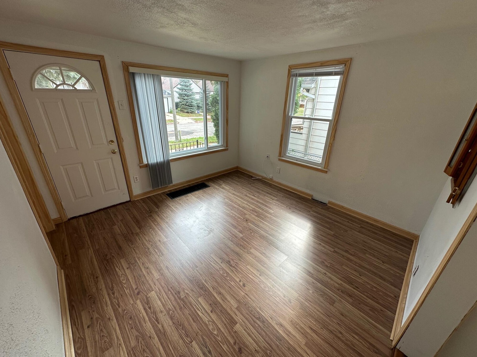 505 S 73rd St, Milwaukee, WI 53214