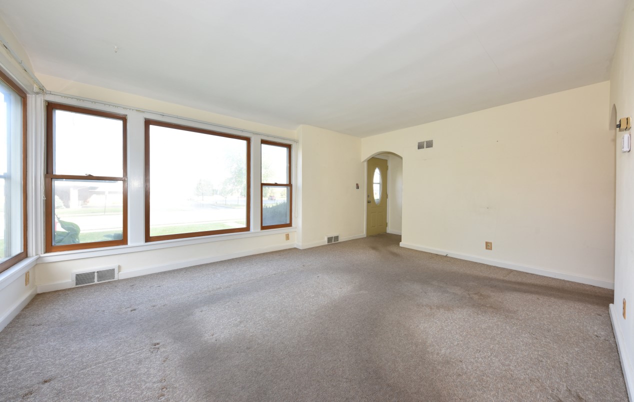 831 Union St, Hartford, WI 53027