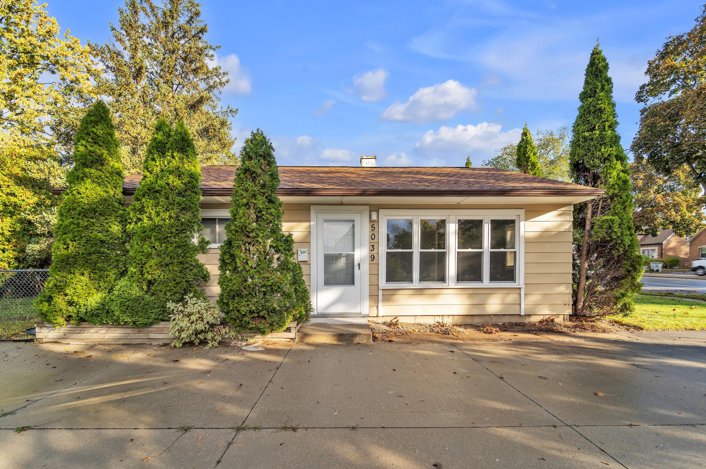 5039 N 60th St, Milwaukee, WI 53218