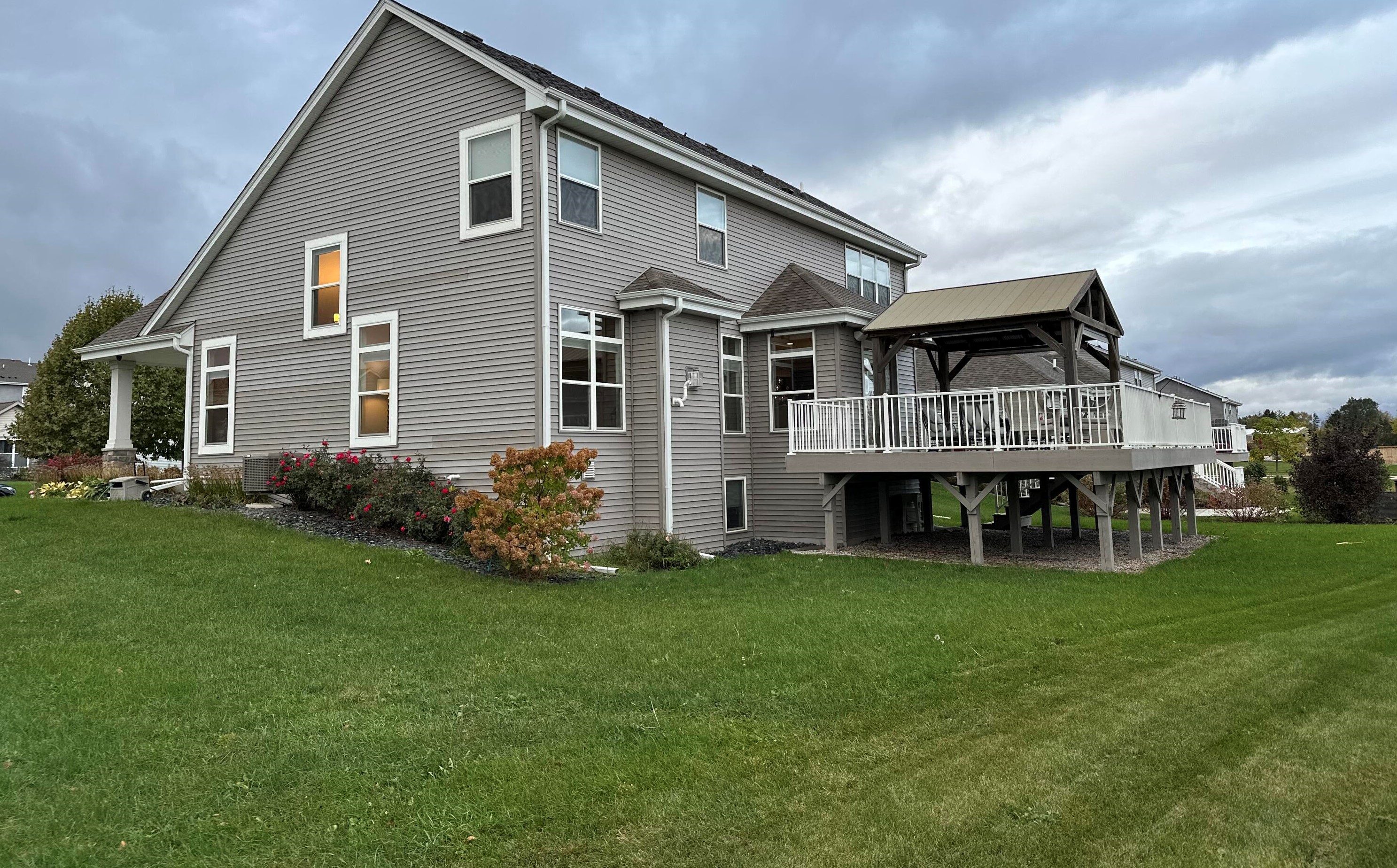 227 Reeds Dr, West Bend, WI 53095
