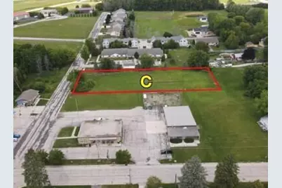1039 N Linden St, Cleveland, WI 53015 - Photo 2