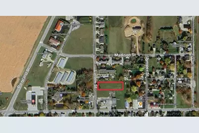 1039 N Linden St, Cleveland, WI 53015 - Photo 1