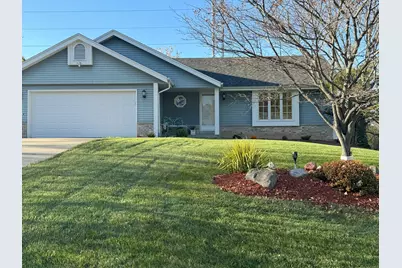 10100 W Meadow Dr, Greenfield, WI 53228 - Photo 1