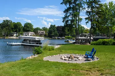 W188S7598  Oak Grove Dr, Muskego, WI 53150 - Photo 10