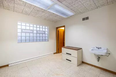 2414 N Farwell Ave #2, 5, Milwaukee, WI 53211 - Photo 12