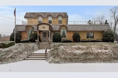 1122 S 8th St #1120, Manitowoc, WI 54220 - Photo 1